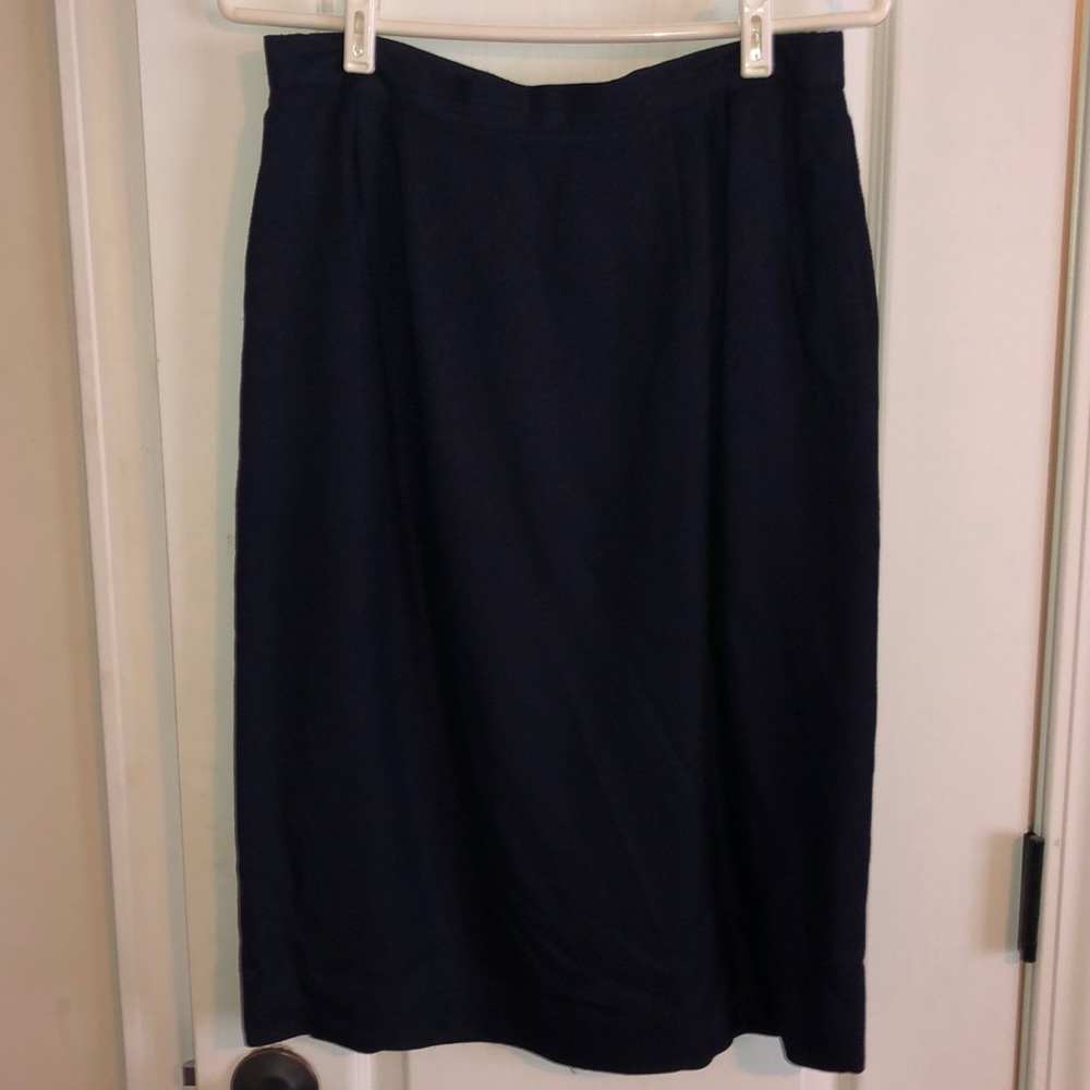 2 PC. Suit - Picture 4 of 5